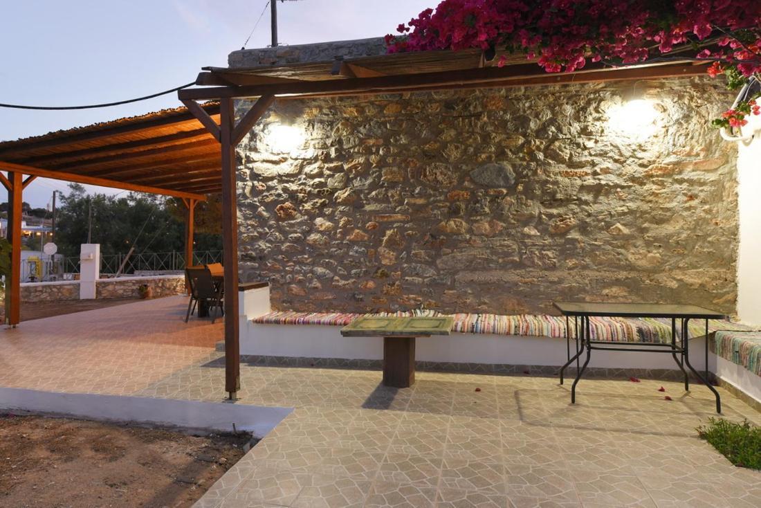 Flora'S Beach And Pool Villa In Syros Liaropá Buitenkant foto