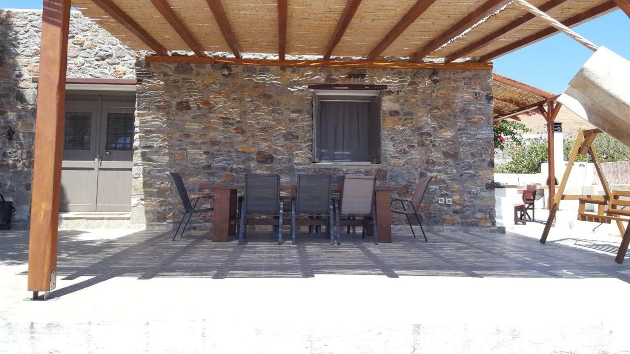 Flora'S Beach And Pool Villa In Syros Liaropá Buitenkant foto
